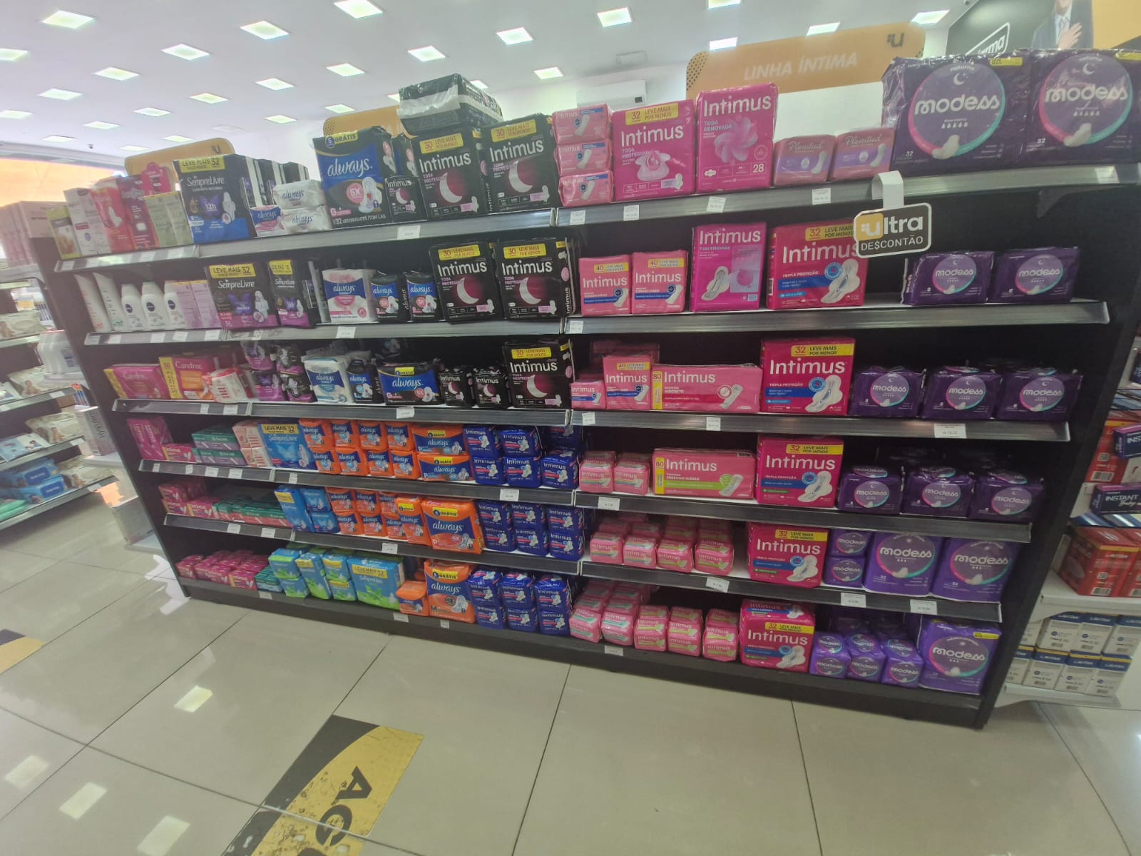 Vista interna da Ultrafarma Getúlio Vargas